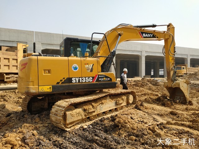 三一重工 SY135C 挖掘机